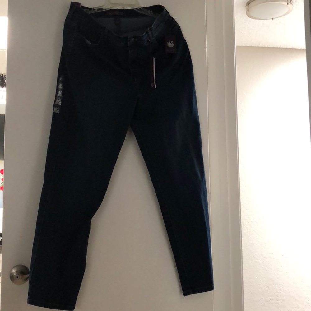 Gloria Vanderbilt slimming jeans